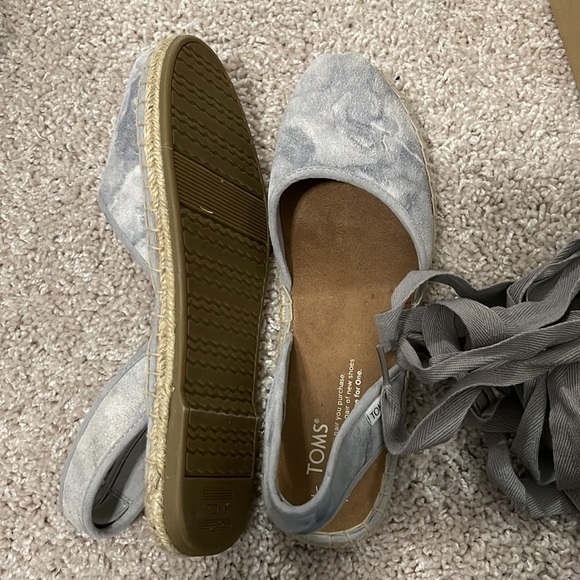 Gently used Tom wrapped around sandals - Picture 2 of 3